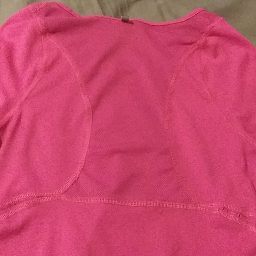 Pink nike dri-fit shirt - Picture 5 of 7